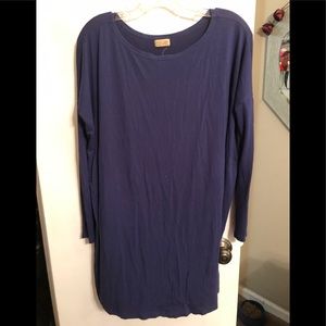 3/4 sleeve long shirt.
